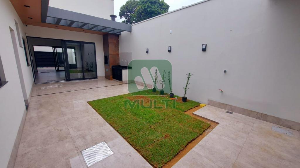 Casa à venda com 3 quartos, 210m² - Foto 7