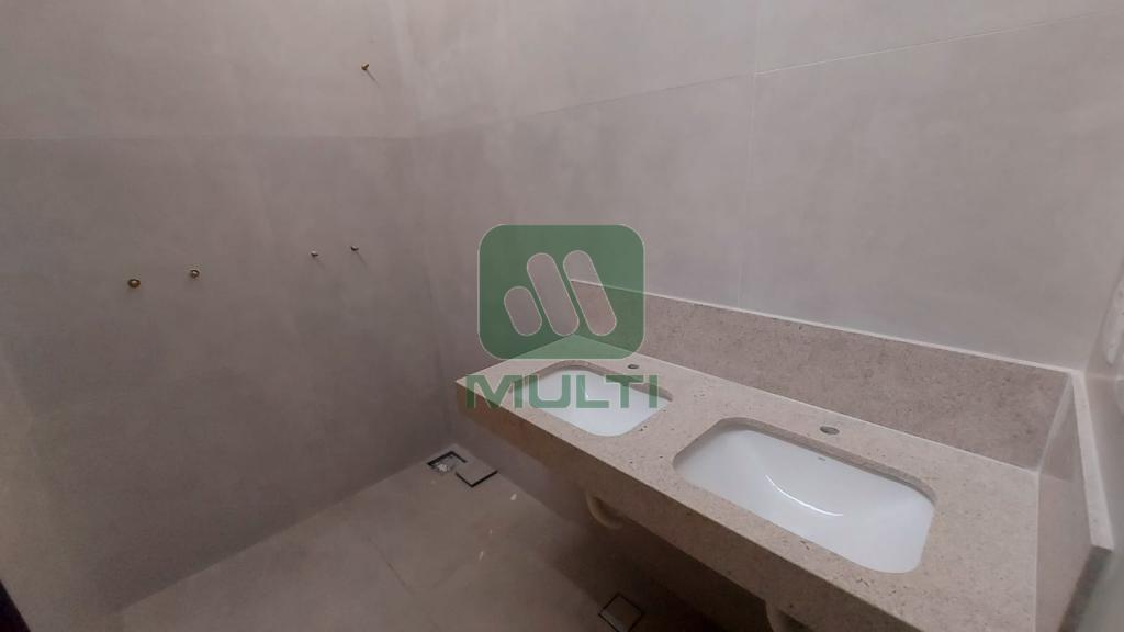 Casa à venda com 3 quartos, 210m² - Foto 20