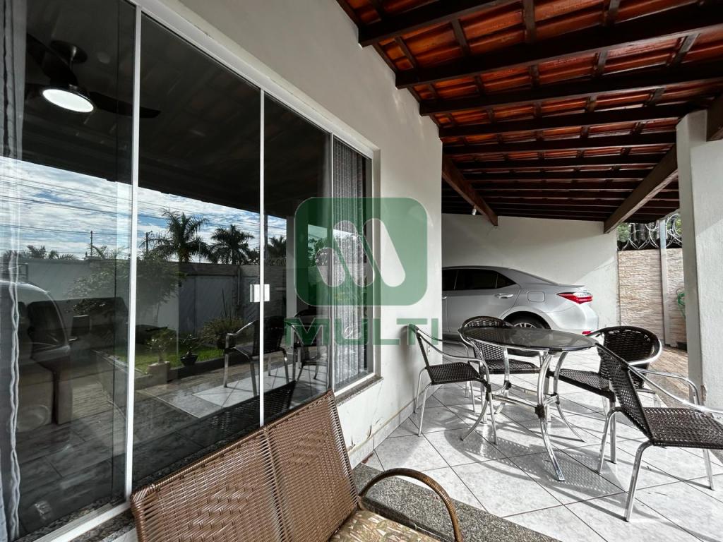 Casa à venda com 3 quartos, 200m² - Foto 16