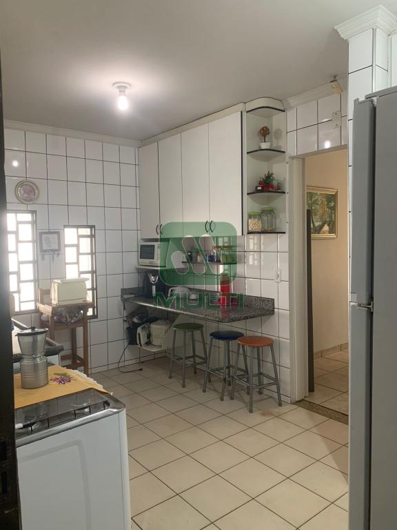 Casa à venda com 3 quartos, 200m² - Foto 5