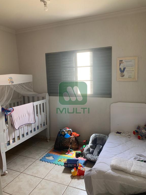 Casa à venda com 3 quartos, 200m² - Foto 11