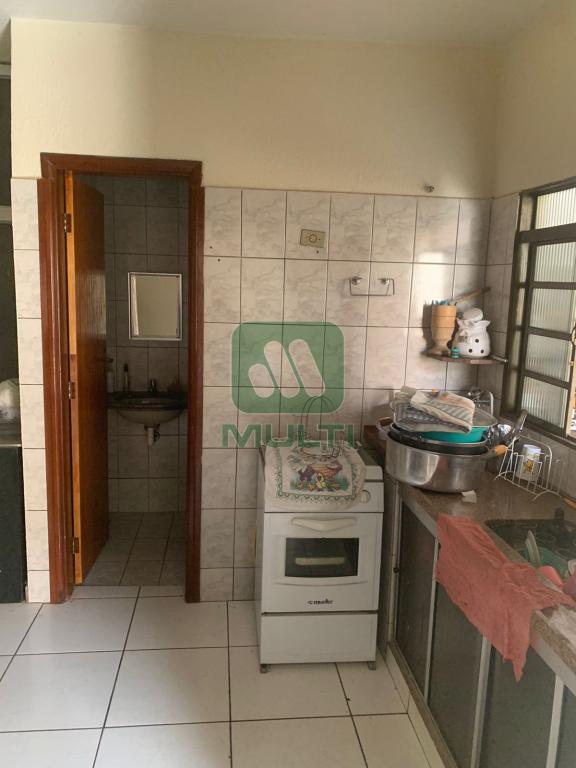 Casa à venda com 3 quartos, 200m² - Foto 12