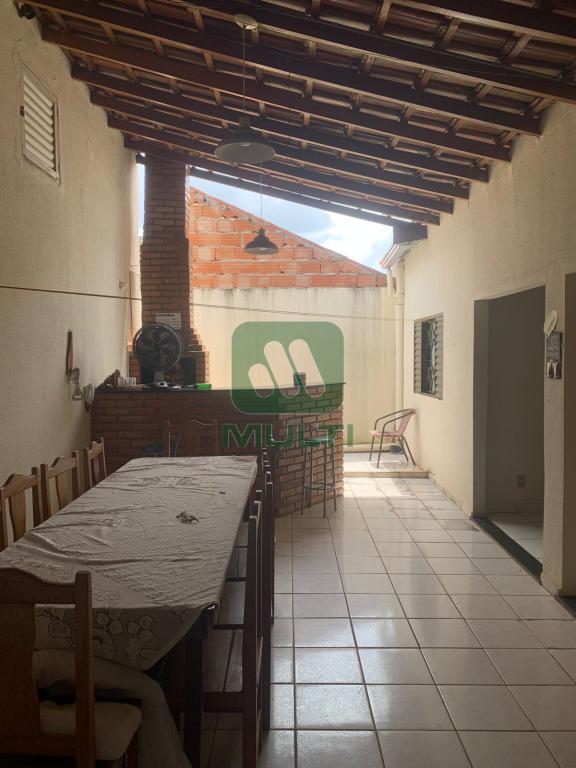 Casa à venda com 3 quartos, 200m² - Foto 14