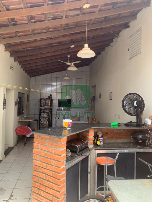 Casa à venda com 3 quartos, 200m² - Foto 15