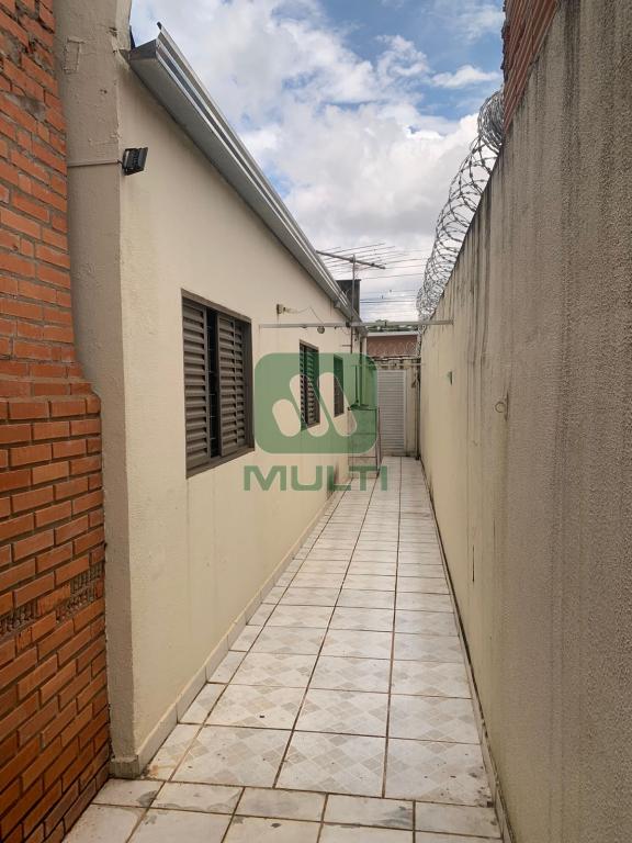 Casa à venda com 3 quartos, 200m² - Foto 18