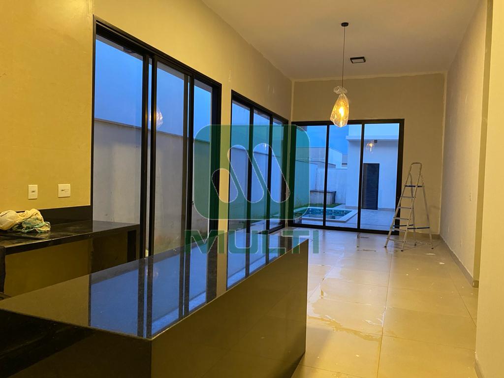 Casa de Condomínio à venda com 3 quartos, 202m² - Foto 2