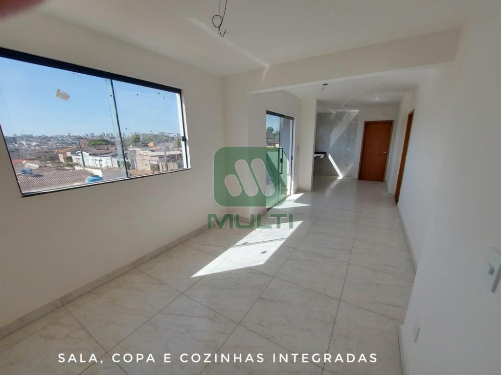 Apartamento à venda com 3 quartos, 80m² - Foto 1