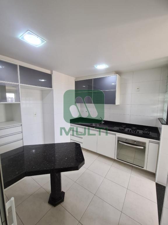 Apartamento à venda com 3 quartos, 102m² - Foto 3