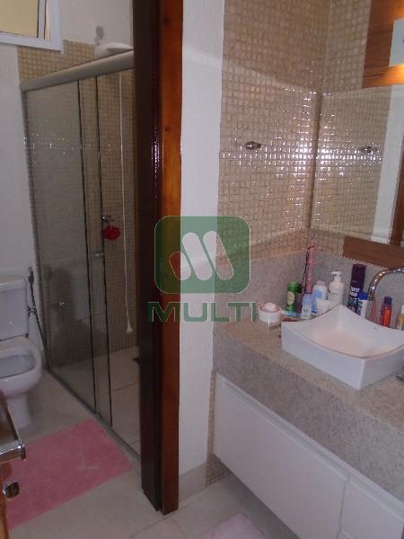 Casa de Condomínio à venda com 4 quartos, 230m² - Foto 15