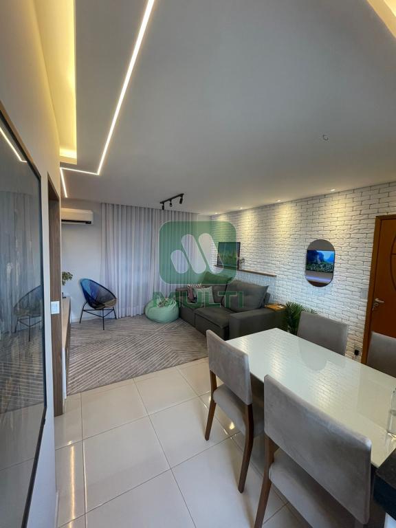 Apartamento à venda com 2 quartos, 62m² - Foto 1