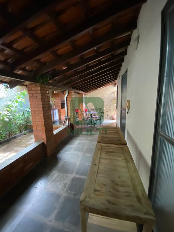 Casa à venda com 3 quartos, 246m² - Foto 13