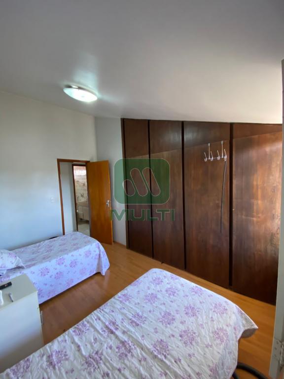 Casa à venda com 3 quartos, 246m² - Foto 22