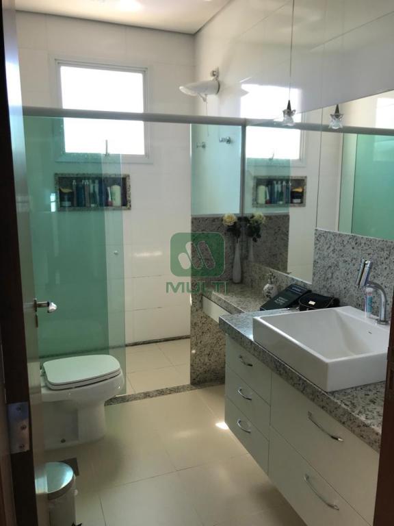 Casa de Condomínio à venda com 4 quartos, 447m² - Foto 15