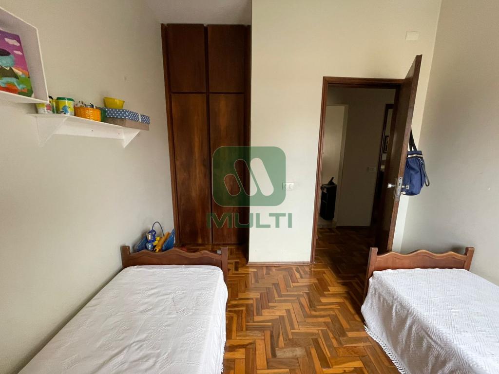 Casa à venda com 3 quartos, 181m² - Foto 11