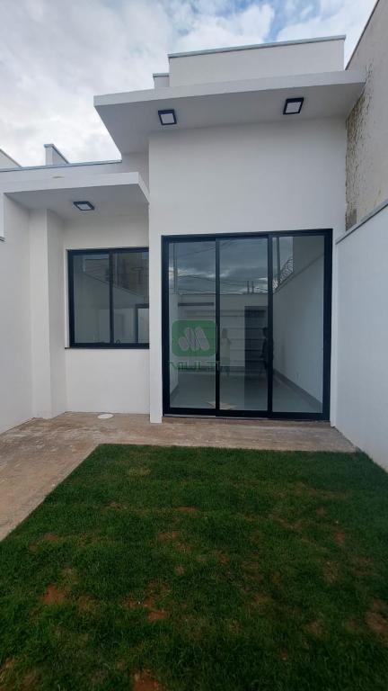 Casa à venda com 3 quartos, 80m² - Foto 11