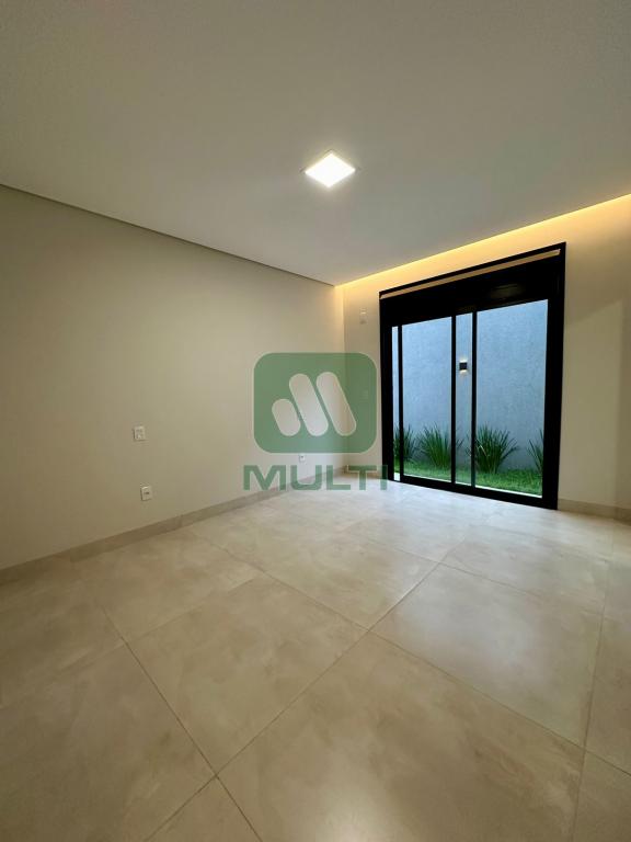 Casa à venda com 3 quartos, 190m² - Foto 8