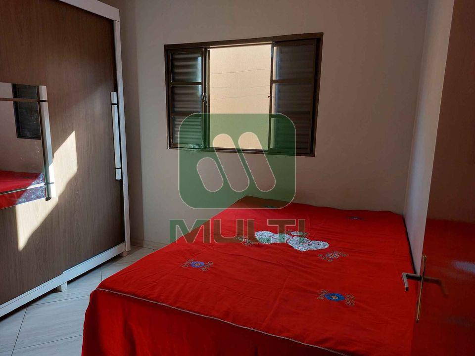 Casa à venda com 5 quartos, 225m² - Foto 7