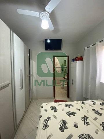 Casa à venda com 5 quartos, 225m² - Foto 11