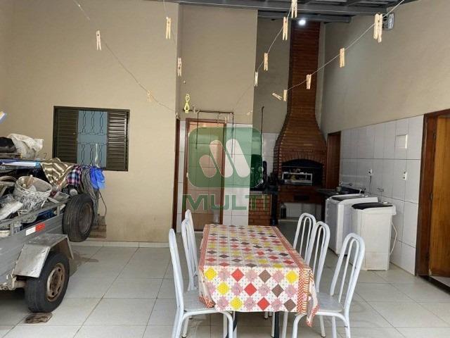 Casa à venda com 5 quartos, 225m² - Foto 15