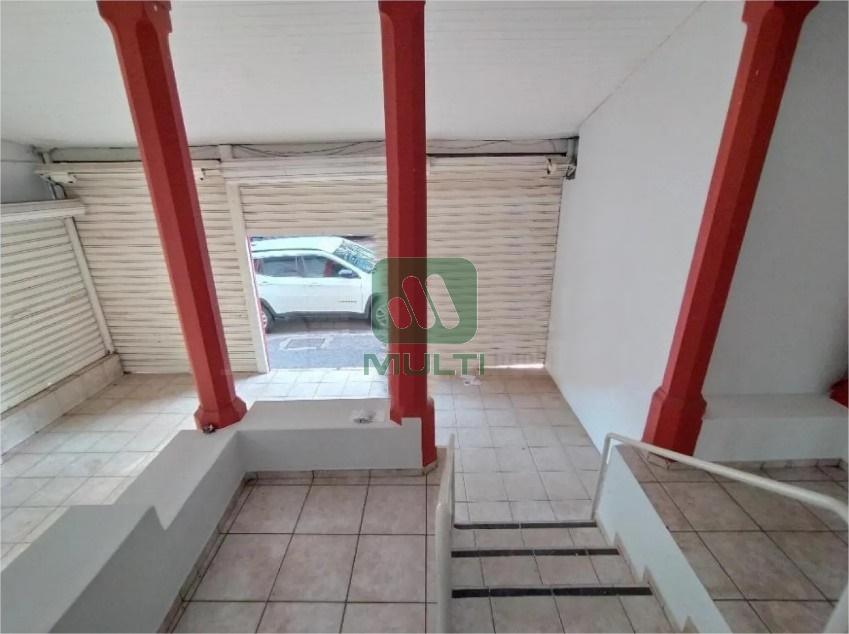 Prédio Inteiro à venda com 1 quarto, 248m² - Foto 2