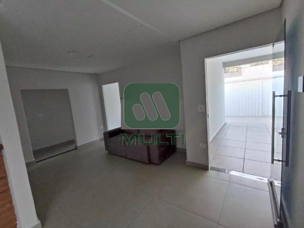 Casa à venda com 3 quartos, 166m² - Foto 2