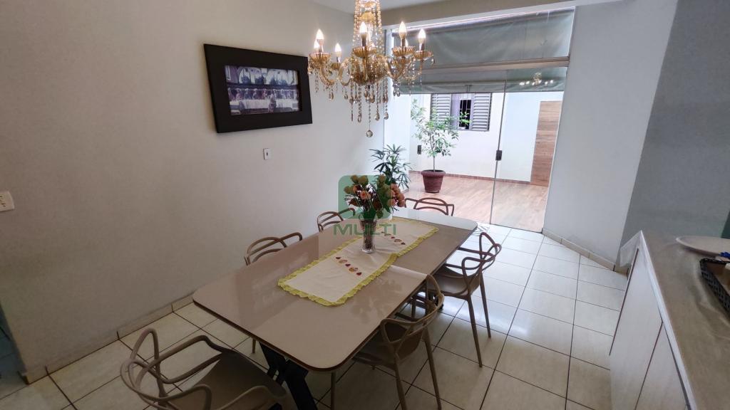 Casa à venda com 4 quartos, 300m² - Foto 5