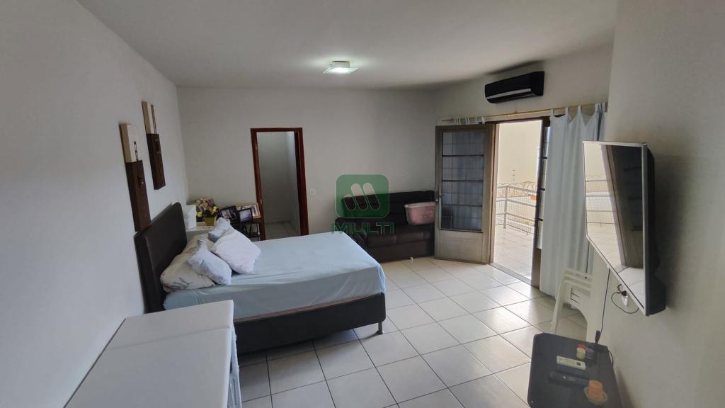 Casa à venda com 4 quartos, 300m² - Foto 23