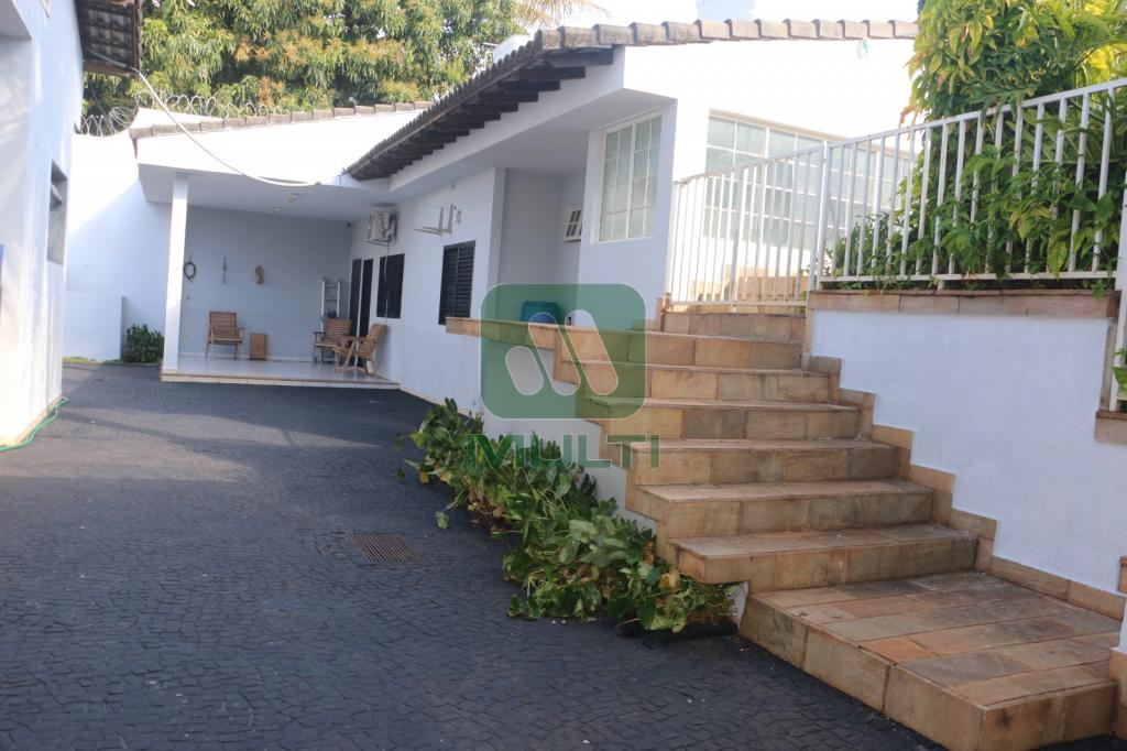 Casa à venda com 3 quartos, 367m² - Foto 5