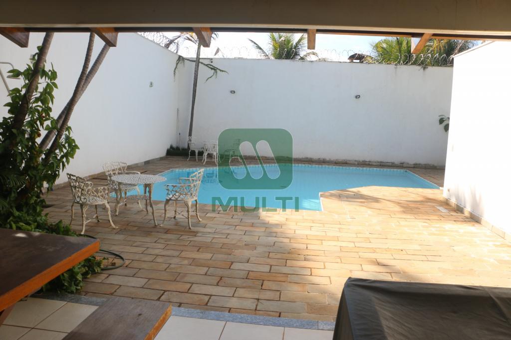 Casa à venda com 3 quartos, 367m² - Foto 9