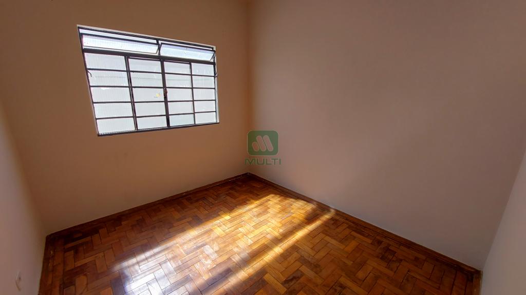 Casa à venda com 3 quartos, 93m² - Foto 3