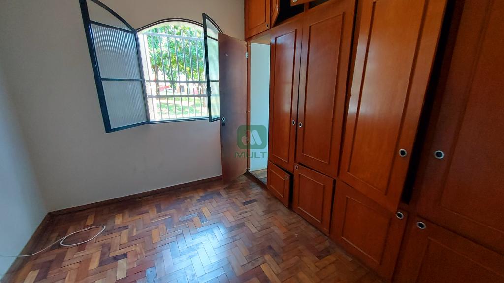 Casa à venda com 3 quartos, 93m² - Foto 4