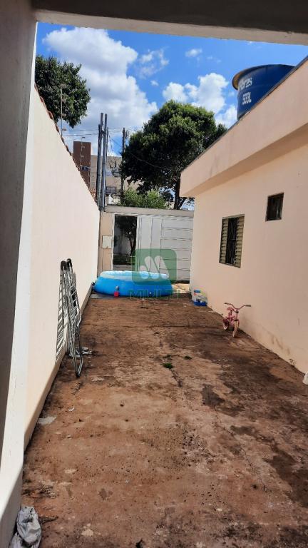 Casa à venda com 3 quartos, 70m² - Foto 13