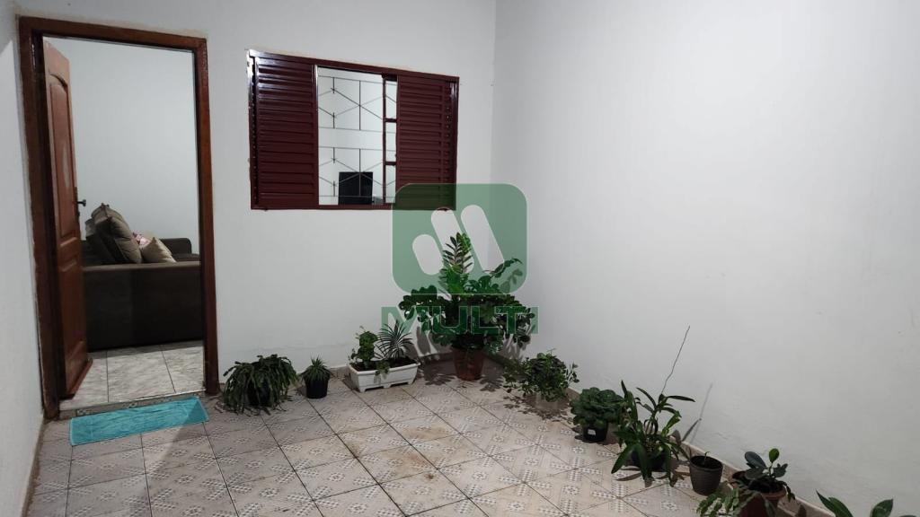 Casa à venda com 2 quartos, 55m² - Foto 1