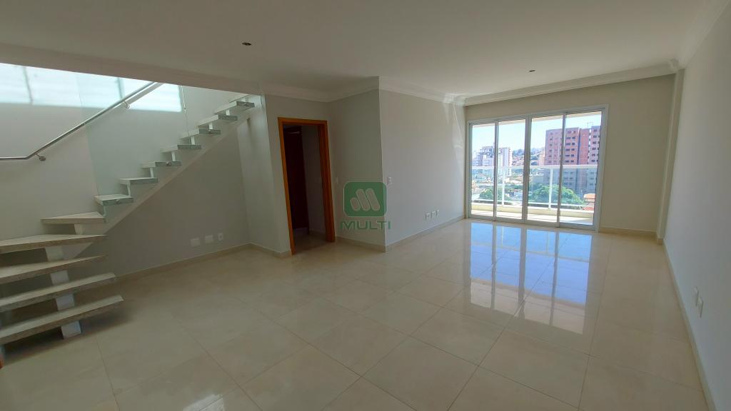 Apartamento à venda com 3 quartos, 208m² - Foto 1