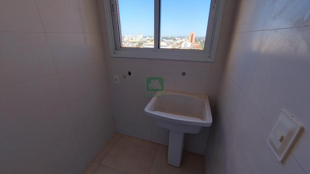 Apartamento à venda com 3 quartos, 208m² - Foto 6