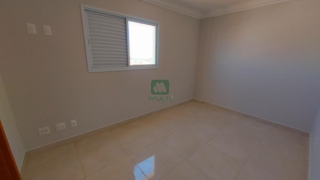 Apartamento à venda com 3 quartos, 208m² - Foto 9