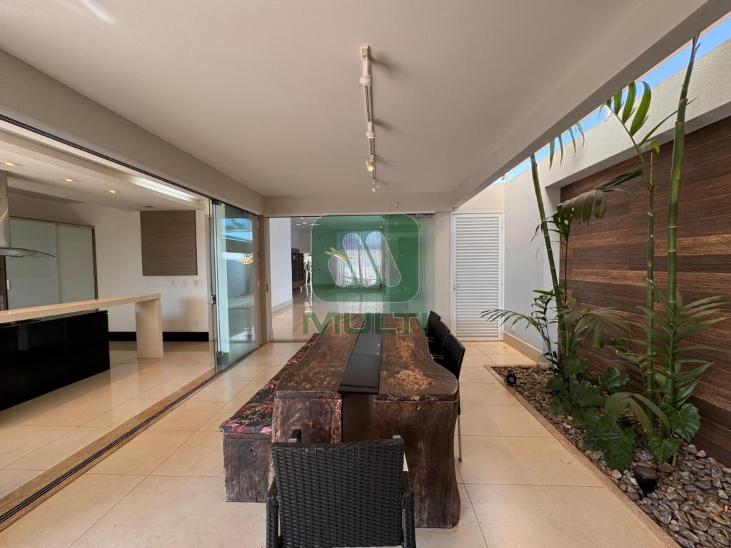 Casa à venda com 4 quartos, 390m² - Foto 12