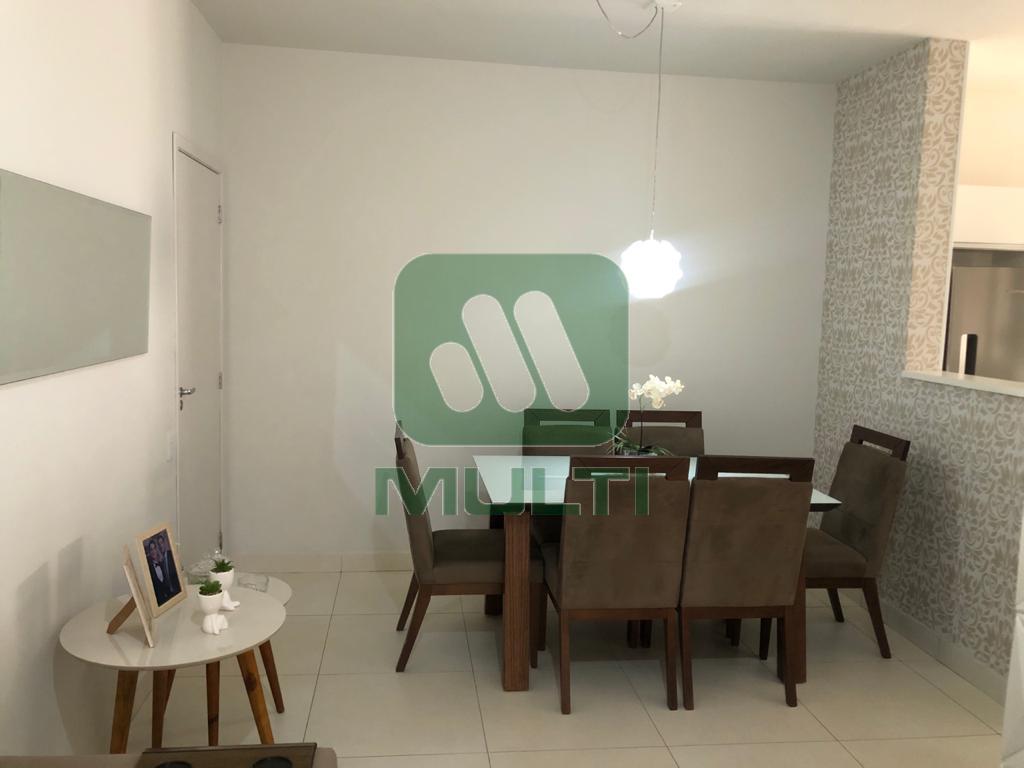 Apartamento à venda com 2 quartos, 58m² - Foto 2