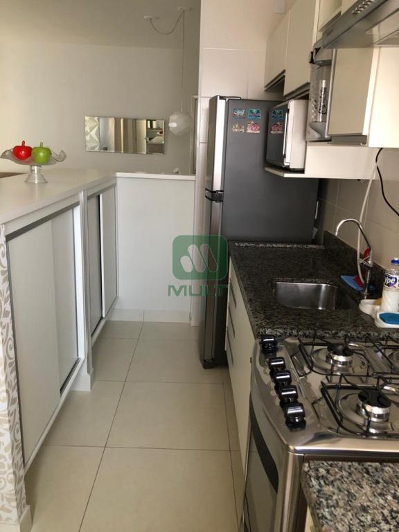 Apartamento à venda com 2 quartos, 58m² - Foto 3