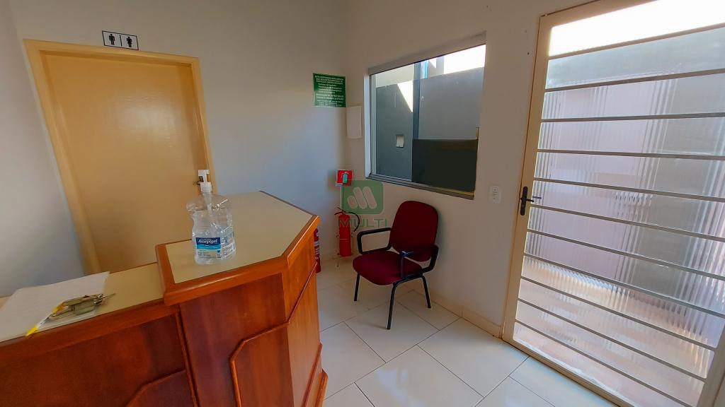 Prédio Inteiro à venda com 1 quarto, 162m² - Foto 1