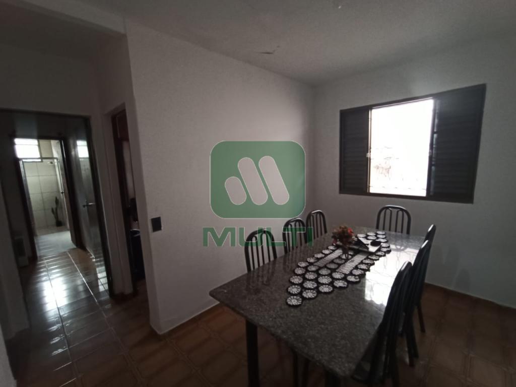 Casa à venda com 3 quartos, 200m² - Foto 3