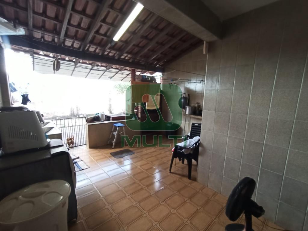 Casa à venda com 3 quartos, 200m² - Foto 10