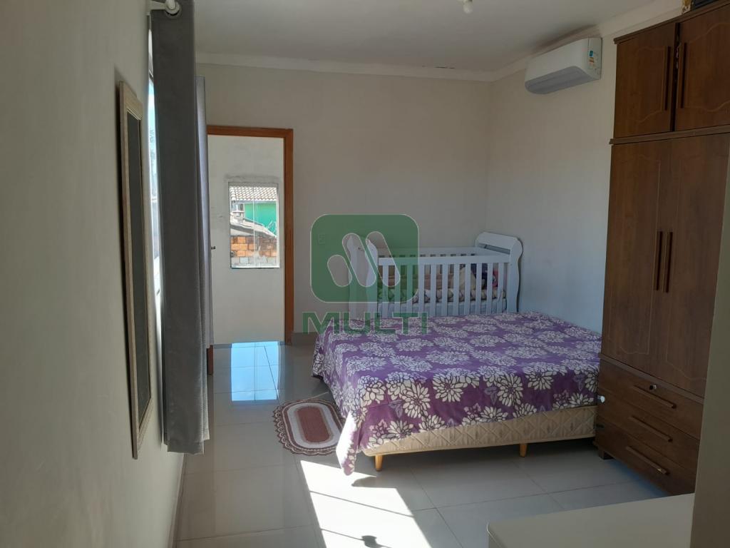 Casa à venda com 3 quartos, 100m² - Foto 17