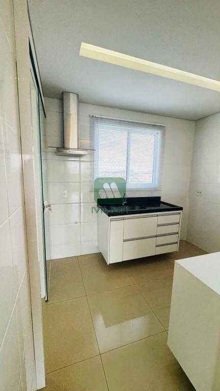 Apartamento à venda com 2 quartos, 64m² - Foto 8