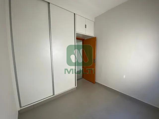 Casa à venda com 5 quartos, 180m² - Foto 3