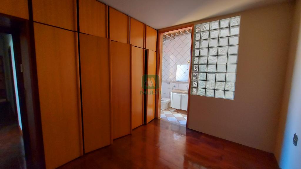 Casa à venda com 3 quartos, 196m² - Foto 6