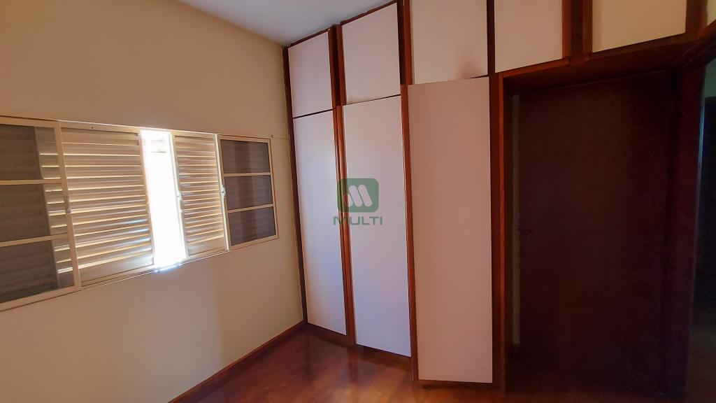 Casa à venda com 3 quartos, 196m² - Foto 8