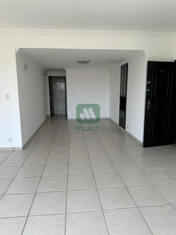 Apartamento à venda com 3 quartos, 171m² - Foto 3