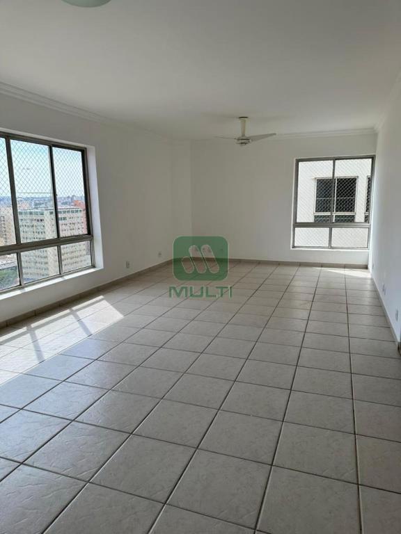 Apartamento à venda com 3 quartos, 171m² - Foto 4