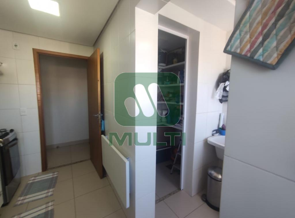 Apartamento à venda com 3 quartos, 96m² - Foto 11